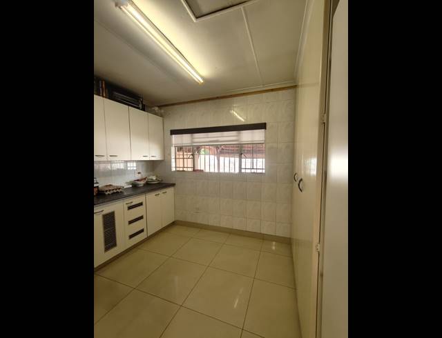 4 BEDROOM HOUSE TO LET IN VAALPARK